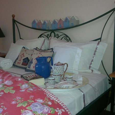 Aguda Beachfront Apartment Room photo